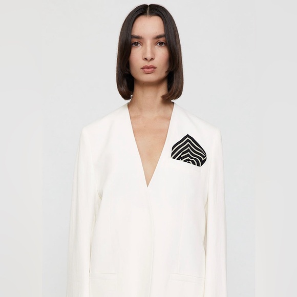 TOTEME 100% SILK SIGNATURE MONOGRAM SQUARE SCARF ELEGANT SCANDI CHIC Black Cream - Picture 3 of 3